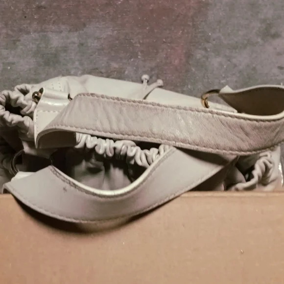 Vintage Michael Kors Beige Soft Leather Drawstring Hobo Bag - Picture 12 of 12